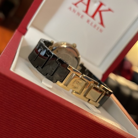 Beautiful New Diamond Anne Klein Gold & Black Watch.  GREAT CHRISTMAS PRESENT - Picture 8 of 10